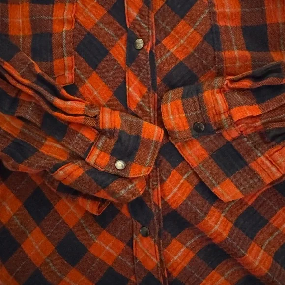 FREE PEOPLE Women’s Plaid Button-Up Shirt with Snap Closure Size Medium - Picture 12 of 12